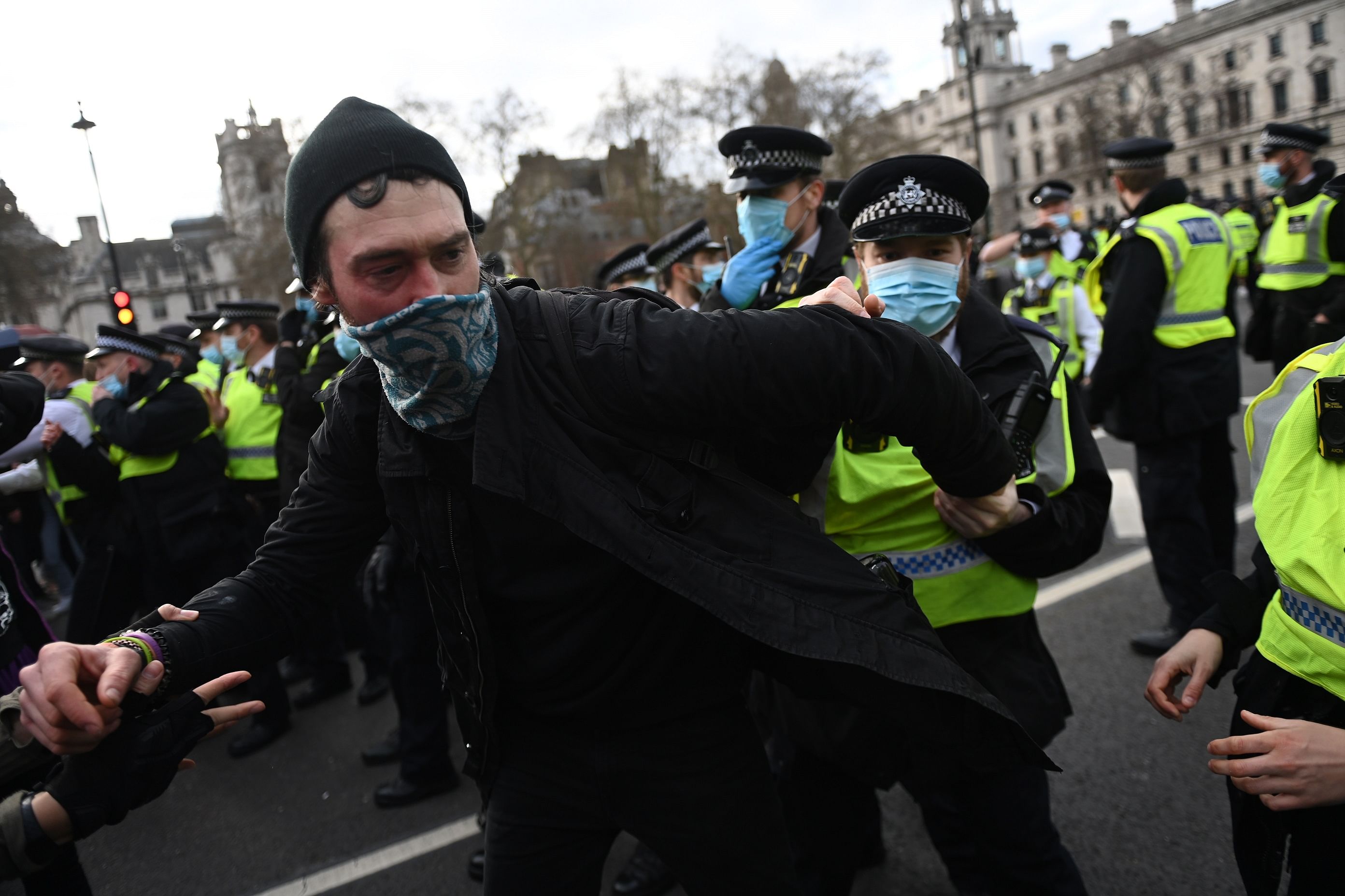 Scuffles in London as thousands join 'Kill The Bill' rallies across ...