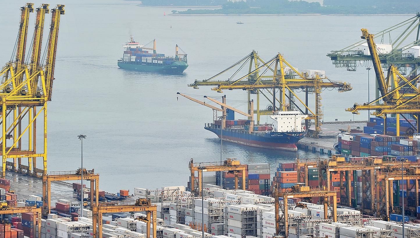Singapore's non-oil domestic exports expanded 2.8 per cent in October after dipping 1.2 per cent the previous month, boosted by an increase in non-electronic shipments which outweighed a slide in electronic exports. -- ST FILE PHOTO: LIM YAOHUI