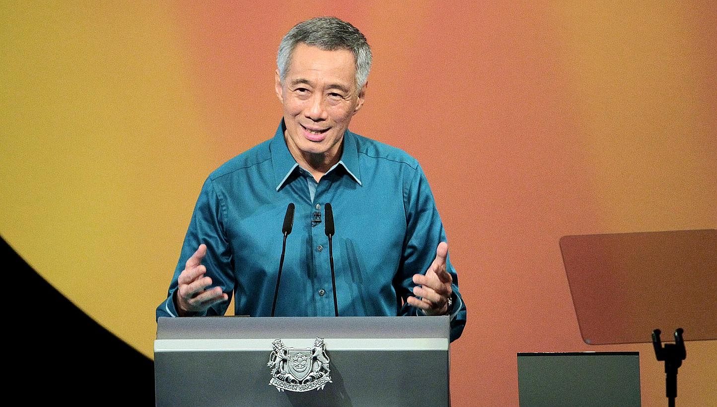 The economy grew a "moderate" 2.8 per cent in 2014 as productivity gains remained weak for a third straight year, Prime Minister Lee Hsien Loong said in his yearly New Year message on Wednesday, Dec 31, 2014, but added that incomes continued to rise.
