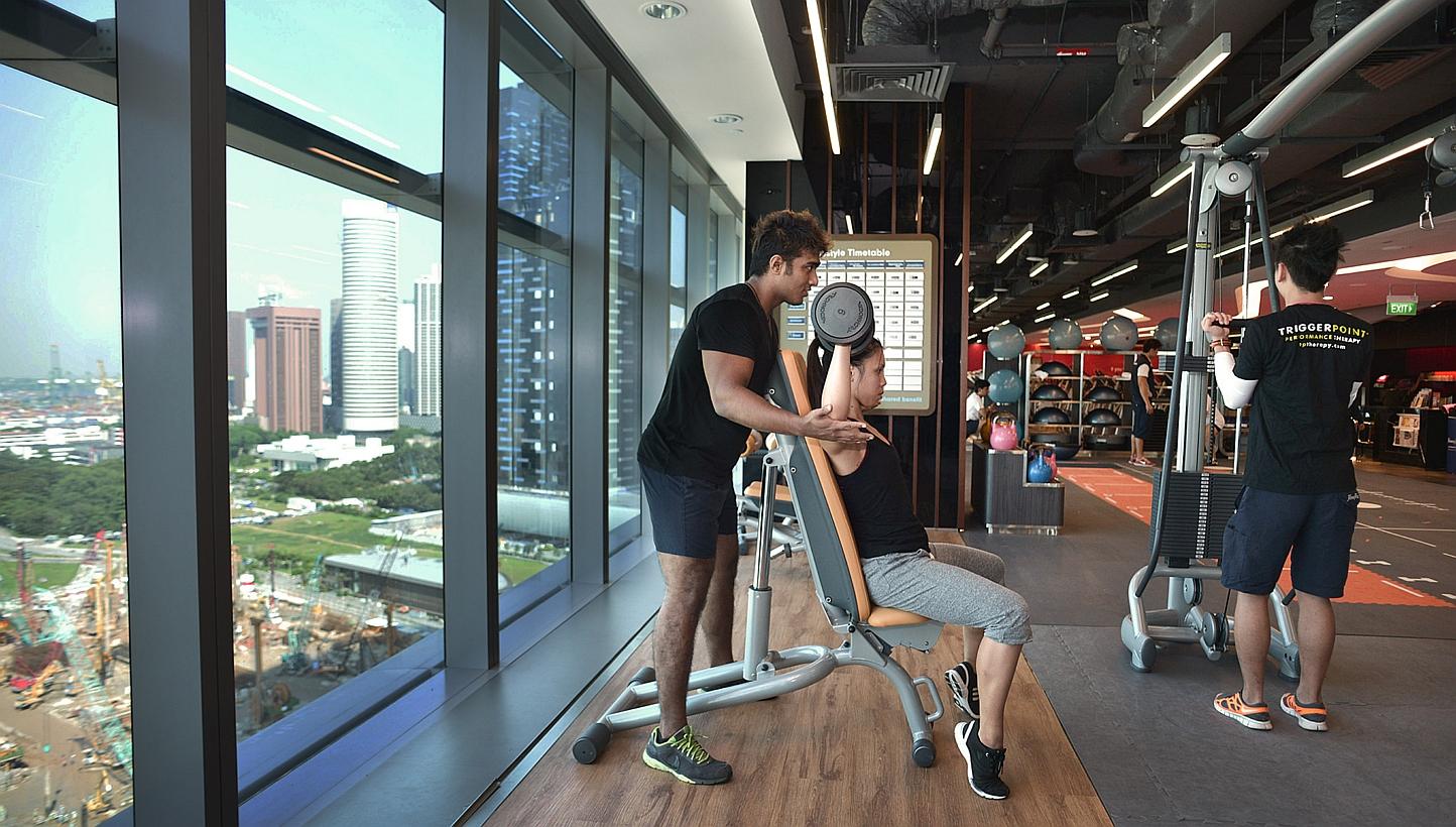 A fire broke out at&nbsp;Health club Fitness First Platinum, on the 16th floor of the Marina Bay Financial Centre (MBFC) Tower 3. -- PHOTO: LIM SIN THAI&nbsp;