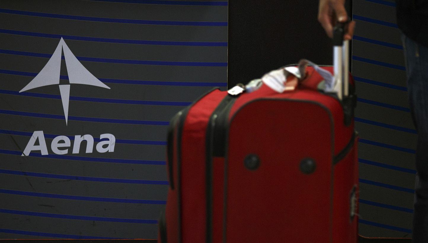 The Spanish government said Friday it would float a section of the world's largest airport operator Aena as part of a much-delayed privatisation of the firm, Europe's first major stock market listing of the year. -- PHOTO: REUTERS