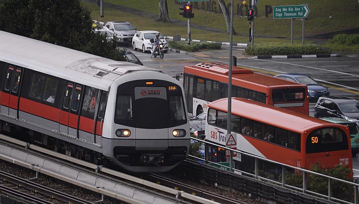 Trains and some bus services will run later on two Saturdays to meet increased demand during the festive season, according to an SMRT travel advisory released on Tuesday.&nbsp;-- ST PHOTO:&nbsp;MARK CHEONG