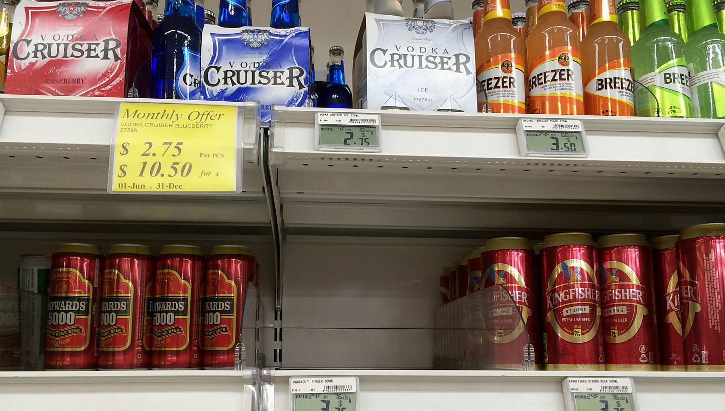 Nearly half of serious incidents in Geylang and Little India are linked to liquor consumption - twice the national average. -- PHOTO: THE NEW PAPER FILE&nbsp;