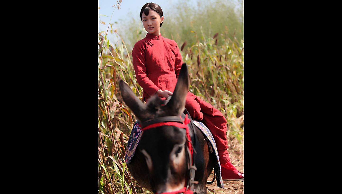 Zhou Xun in the well-received drama series Red Sorghum. -- PHOTO: SINGTEL TV