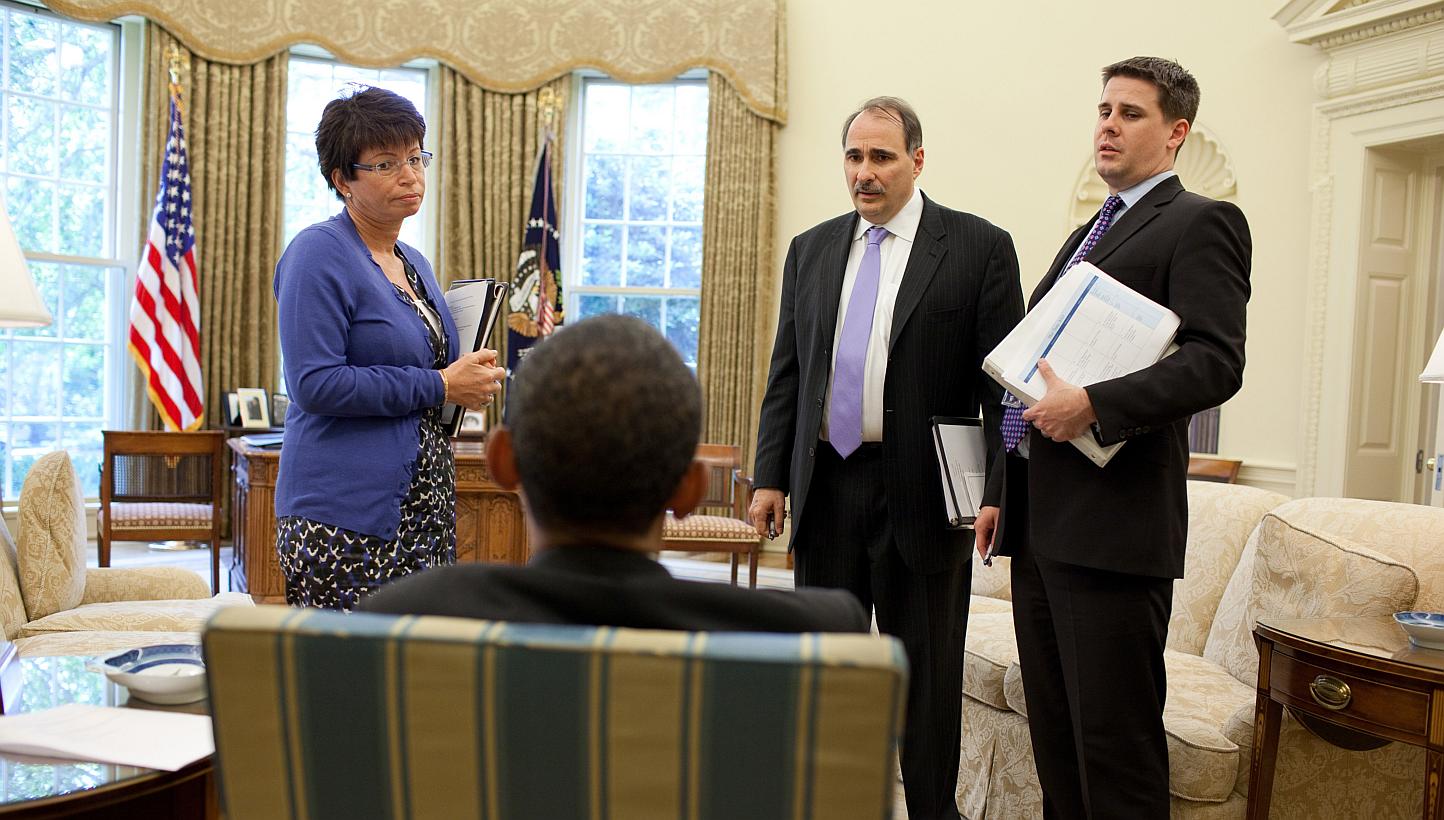 US President Barack Obama talks with senior advisers Valerie Jarrett, David Axelrod (second right), and director of communications Dan Pfeiffer (right), in the Oval Office, in this White House handout photograph taken on May 21, 2010. -- PHOTO: REUTE