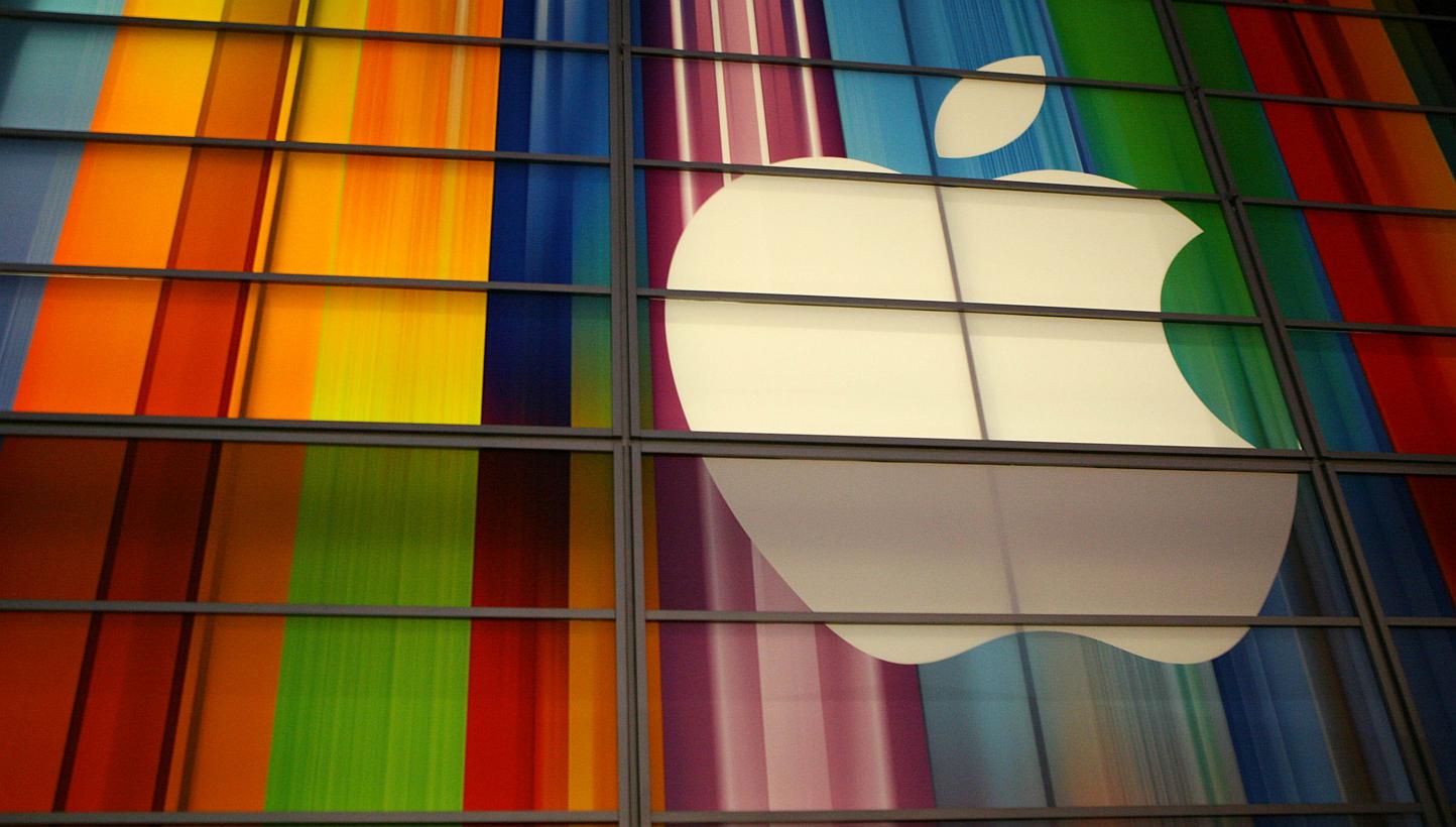 Apple is hiring automotive technology and design experts to staff up a top-secret research lab, with the possible intention of building a car, the Financial Times reported on Friday, citing several people familiar with the iPhone maker. -- PHOTO: AFP