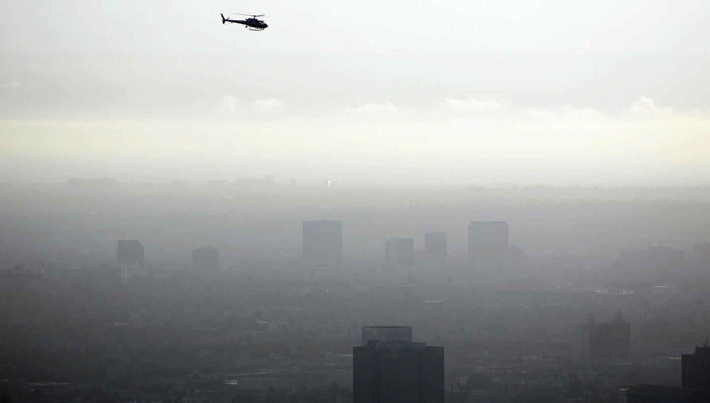 Los Angeles on an afternoon when the skies are filled with smog cause by ozone emissions. -- PHOTO:AFP