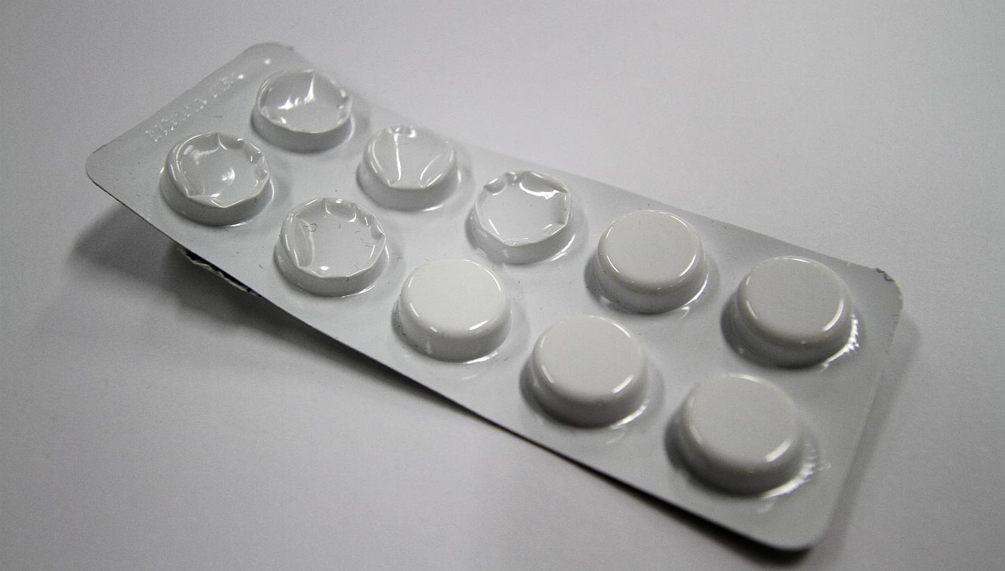 Doctors may be underestimating the risks to patients from long-term use of paracetamol (above), the world's most popular painkiller, researchers said Tuesday. ST FILE PHOTO