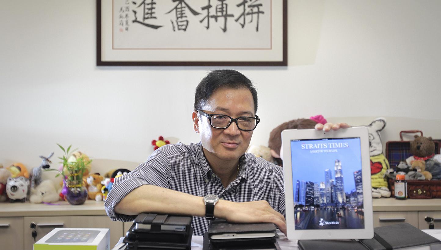 The Straits Times' former Deputy Editor Felix Soh died from pneumonia at home on Sunday morning. -- ST PHOTO: KEVIN LIM
