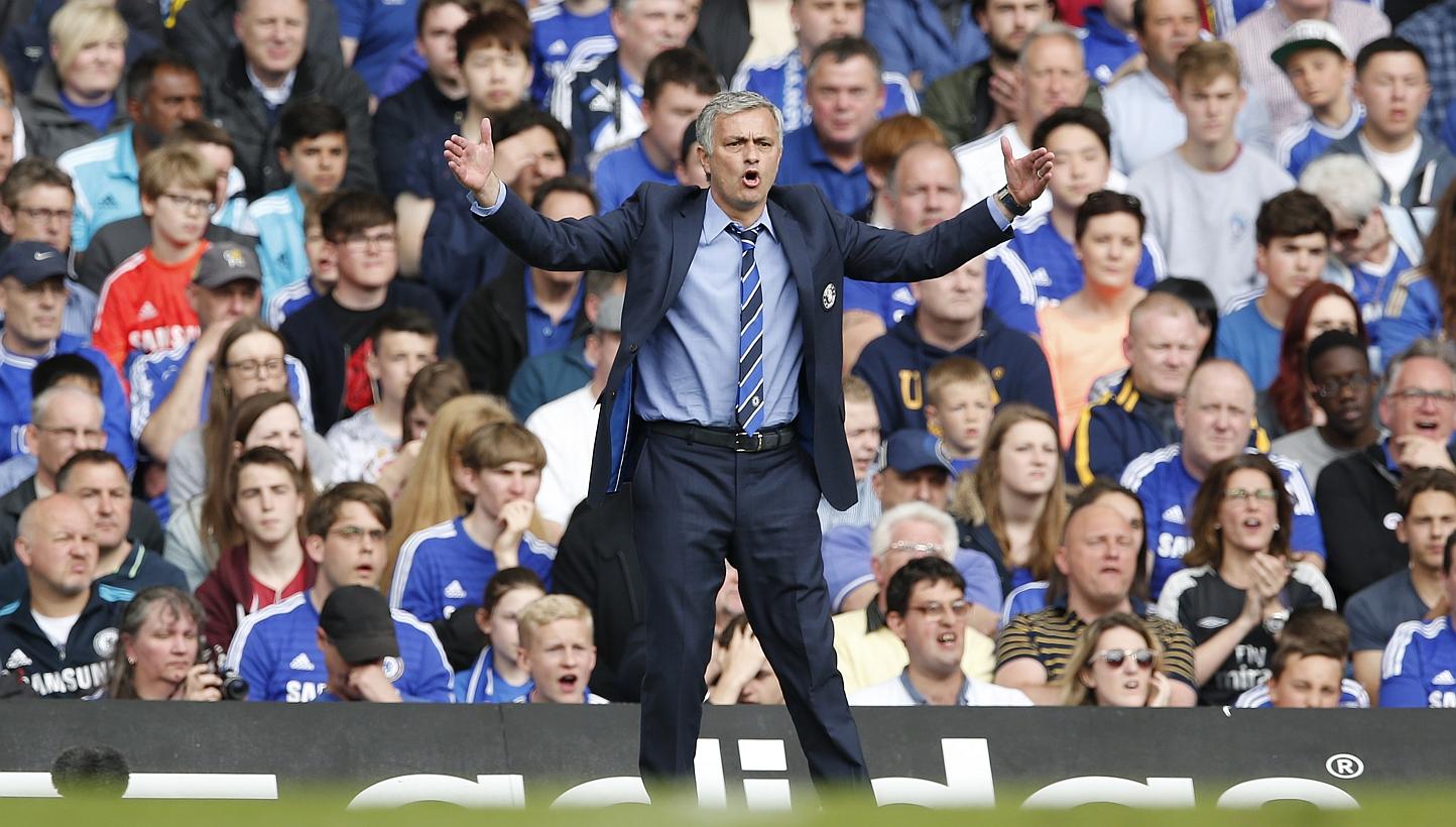 Chelsea manager Jose Mourinho reacts during his team's match with Crystal Palace on Sunday. -- PHOTO: REUTERS