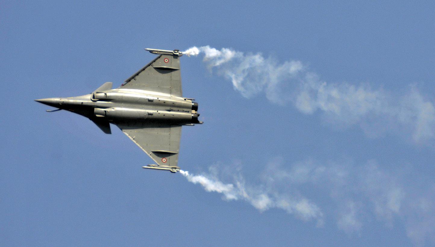 A Rafale fighter jet performs during the Aero India air show at Yelahanka air base in the southern Indian city of Bengaluru on Feb 18, 2015. France's defence minister and his Indian counterpart pledged on Wednesday, May 6, to quickly wrap up neg