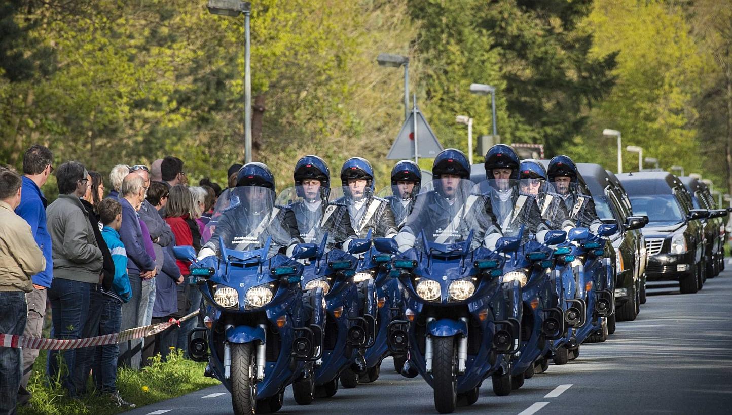 A motorcade with hearses carrying the last remains of Dutch victims of the MH17 plane crash arrive at the Korporaal van Oudheusdenkazerne in Hilversum, the Netherlands on Saturday. -- PHOTO: EPA