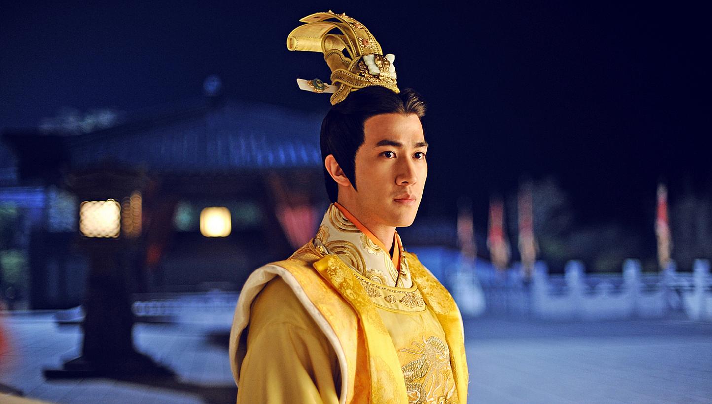 Hong Kong actor Aarif Rahman visited the tombstone of Emperor Gaozong after he was done with playing the role. -- PHOTO: TVB