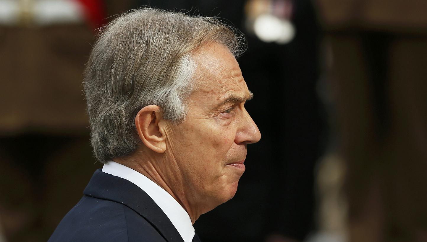 Britain's Labour Party must return to the political centre ground if it is to rebuild support after suffering a crushing defeat in Thursday's general election, former Labour prime minister Tony Blair said in an article published on Sunday. -- PHOTO: 