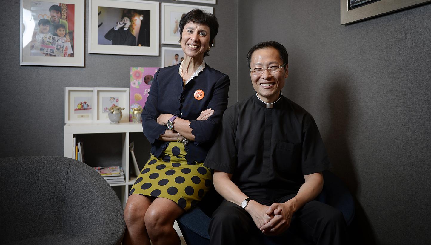 Father Luke Fong (right), who got a stem cell transplant from a donor in Chicago, with Bone Marrow Donor Programme chief executive Jane Prior.