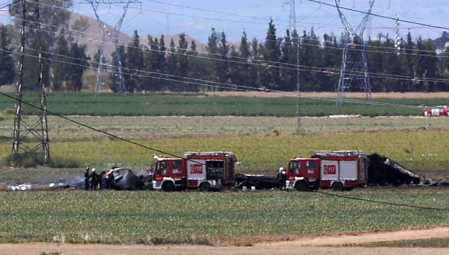 Firemen work next to the wreckage of an Airbus A400M military transport plane after it crashed near Sevilla on May 9, 2015. &nbsp;-- PHOTO: AFP&nbsp;