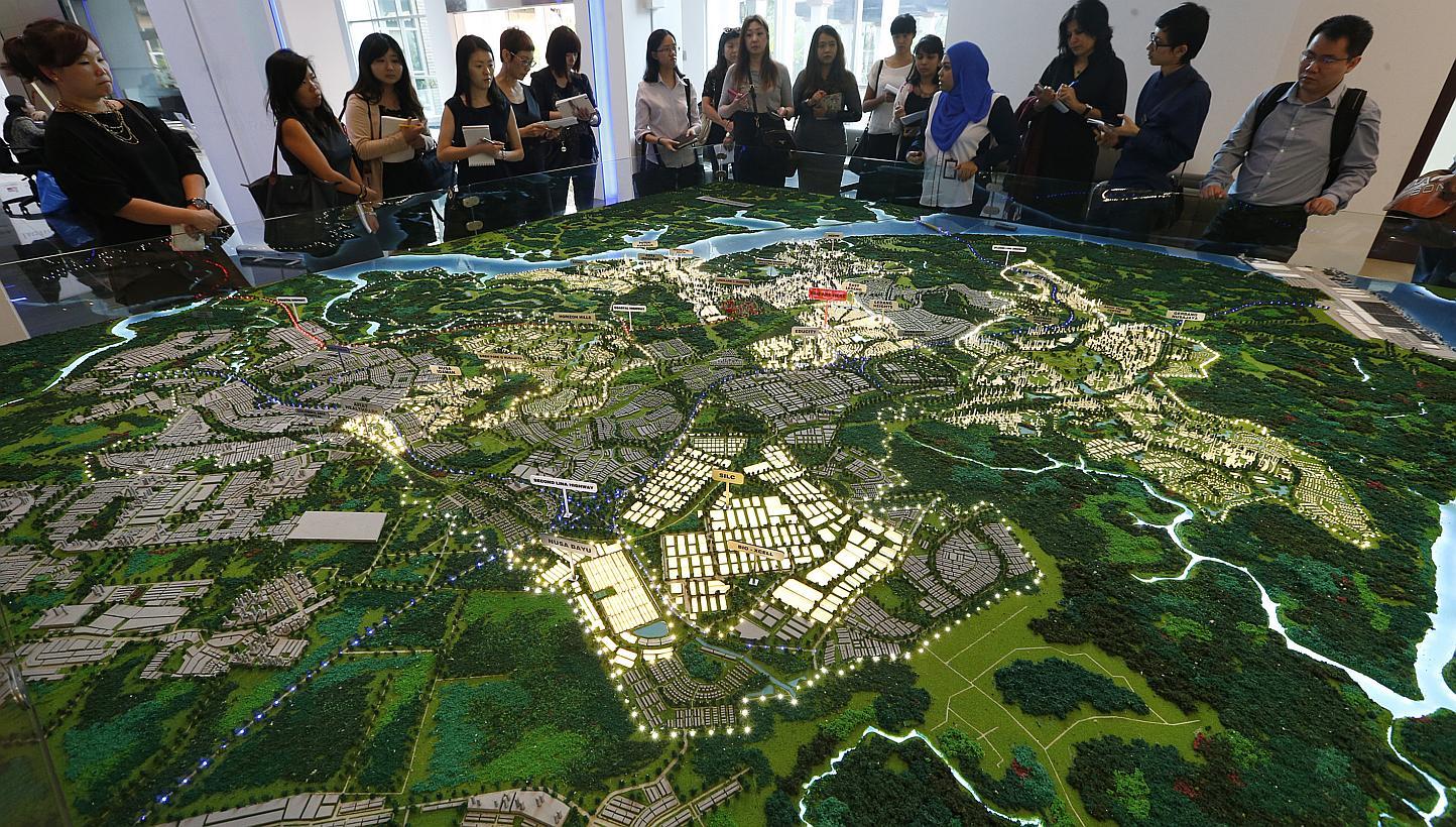 There are 336,000 new private residential units in the pipeline in the Iskandar development zone of southern Johor in Malaysia, more than the total number of private homes in Singapore. -- ST PHOTO:&nbsp;KEVIN LIM