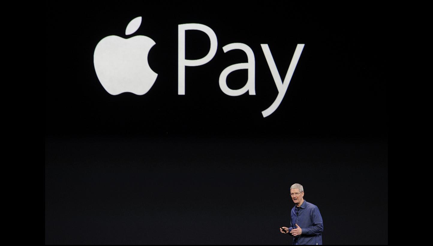 Apple Inc is in talks with Chinese banks and Alibaba Group on launching the firm's mobile payments system in China, Chief Executive Tim Cook told the official Xinhua news agency in an interview published on Tuesday. -- PHOTO: BLOOMBERG