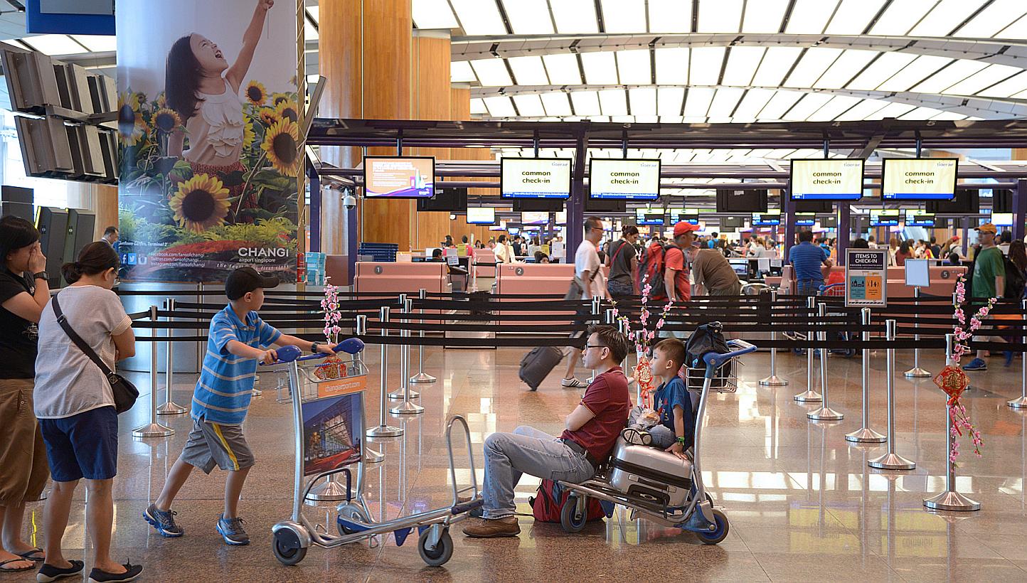 Changi Airport's biggest ground-handling firm, Sats, reported on Thursday a 21 per cent jump in net profit to $51.6 million, for the three months to March 31, 2015. -- ST PHOTO: LIM SIN THAI