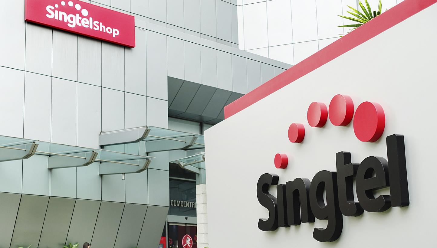 Singtel has been given a "stern warning" by the Infocomm Development Authority (IDA) for engaging in an online smear campaign against its competitors. -- PHOTO: BUSINESS TIMES