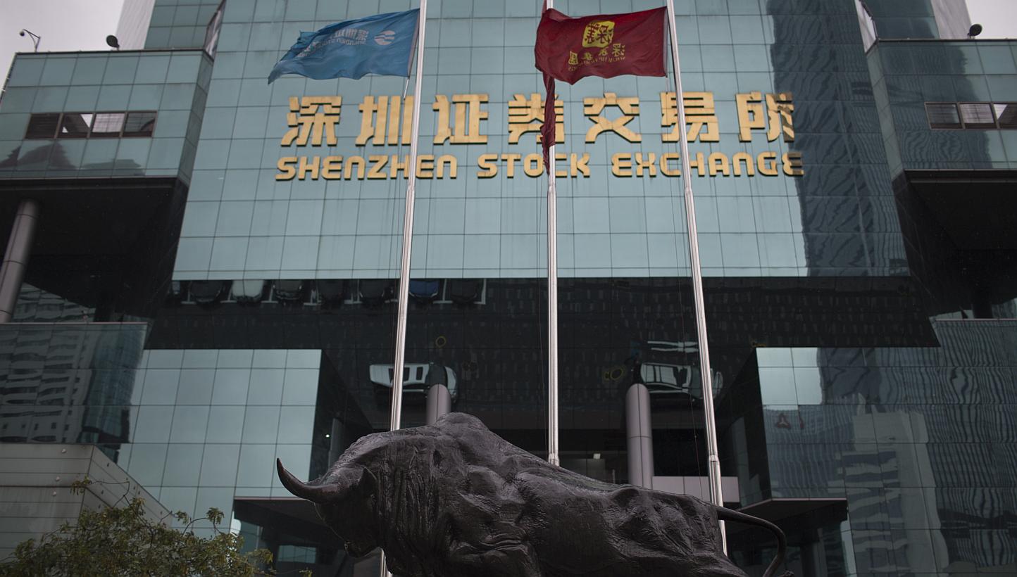The Shenzhen Stock Exchange on Wednesday sharply increased the number of stocks included in a benchmark index to 500 from 40, ahead of the planned launch of a cross-border stock connect with Hong Kong. -- PHOTO: BLOOMBERG