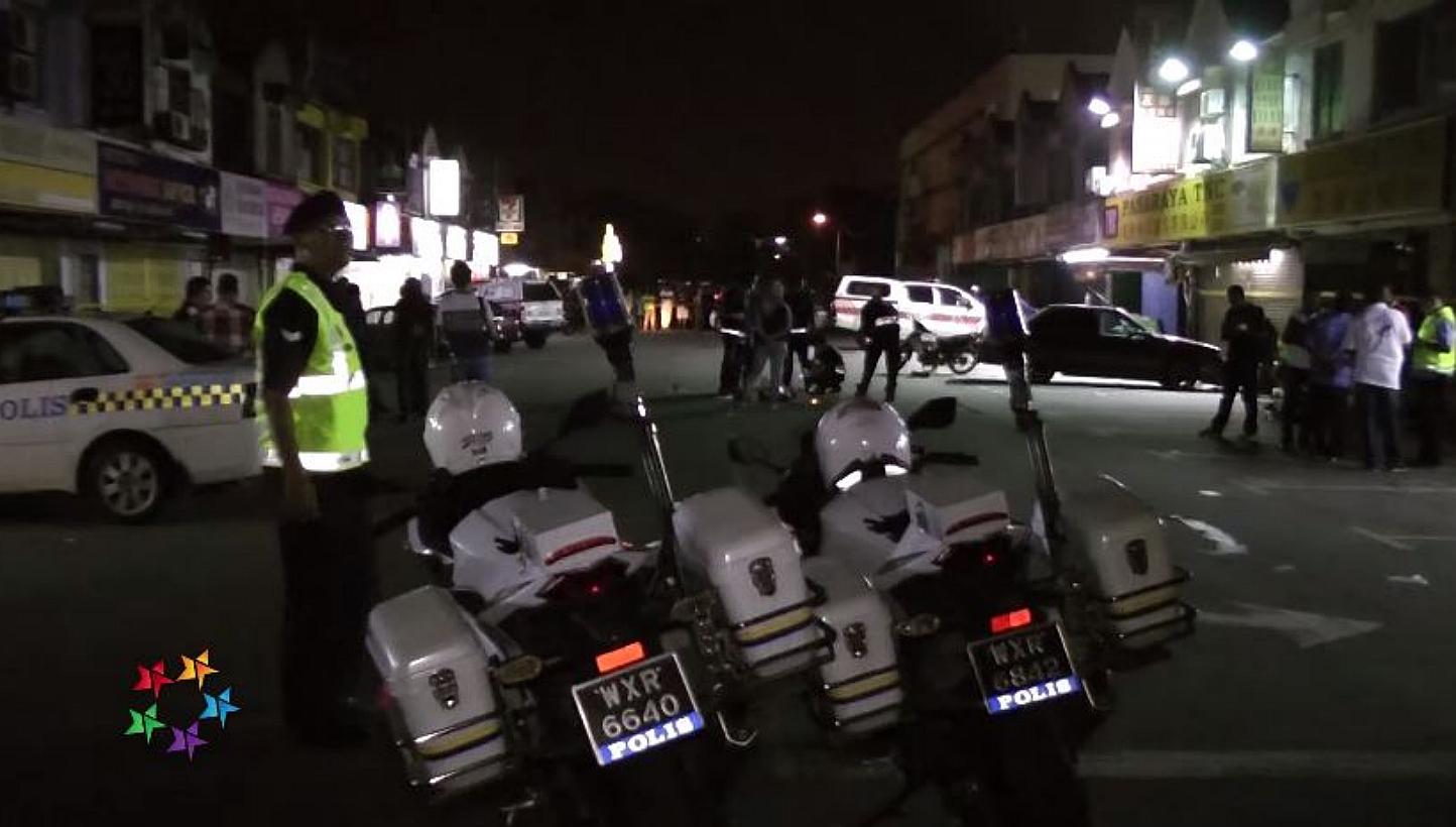 Subramaniam had parked his motorcycle in front of a supermarket in Taman Puchong Perdana at about 8.30pm on Friday. Six men with parangs approached him and started attacking him. -- PHOTO: THE STAR/ASIA NEWS NETWORK