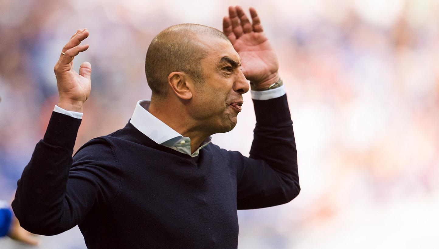 Schalke's Italian head coach Roberto di Matteo reacts during the German first division Bundesliga football match between FC Schalke 04 and VfB Stuttgart at the Veltins-Arena in Gelsenkirchen, western Germany, on May 2, 2015. -- PHOTO: AFP