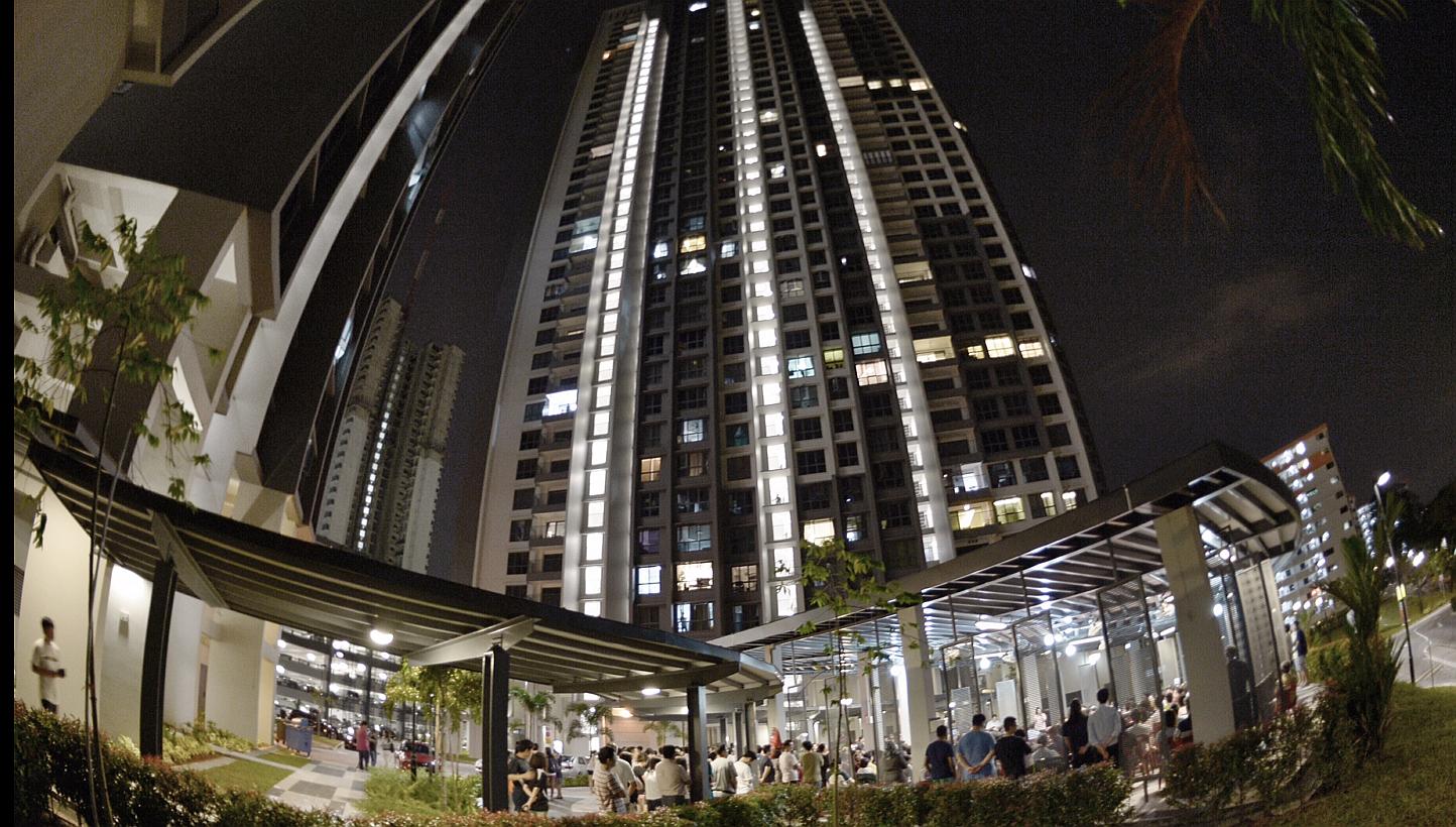 Residents of the Trivelis development attending a townhall session held to address their complaints, at the Trivelis pavilion on May 14, 2015. Trivelis developer EL Development on Tuesday, May 26, offered residents a goodwill package. -- PHOTO: