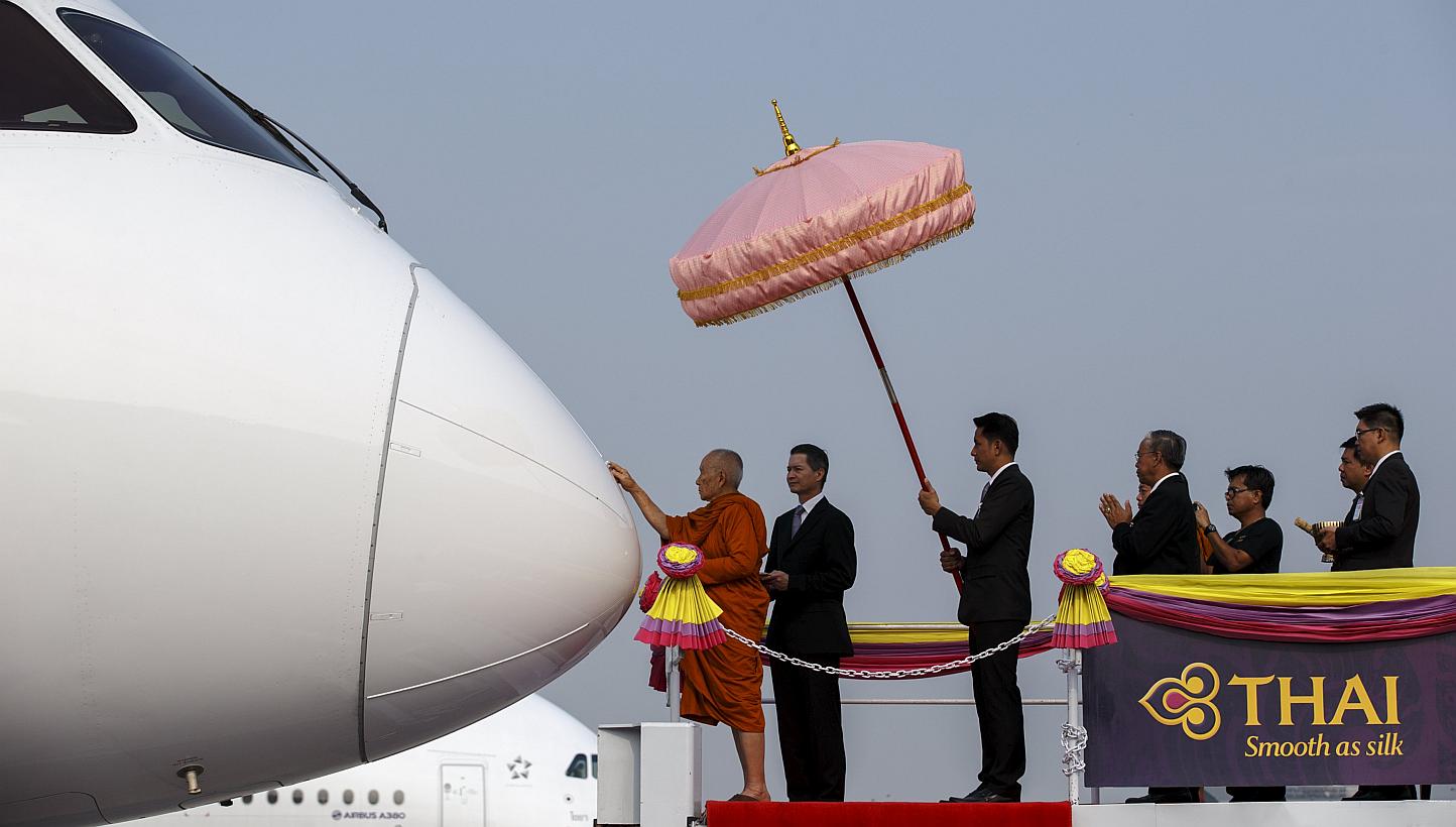 Thailand will develop a new international commercial airport at an existing naval air base outside the capital, Bangkok, the transport minister says on Wednesday, as the country scrambles to accommodate an influx of tourists. -- PHOTO: REUTERS