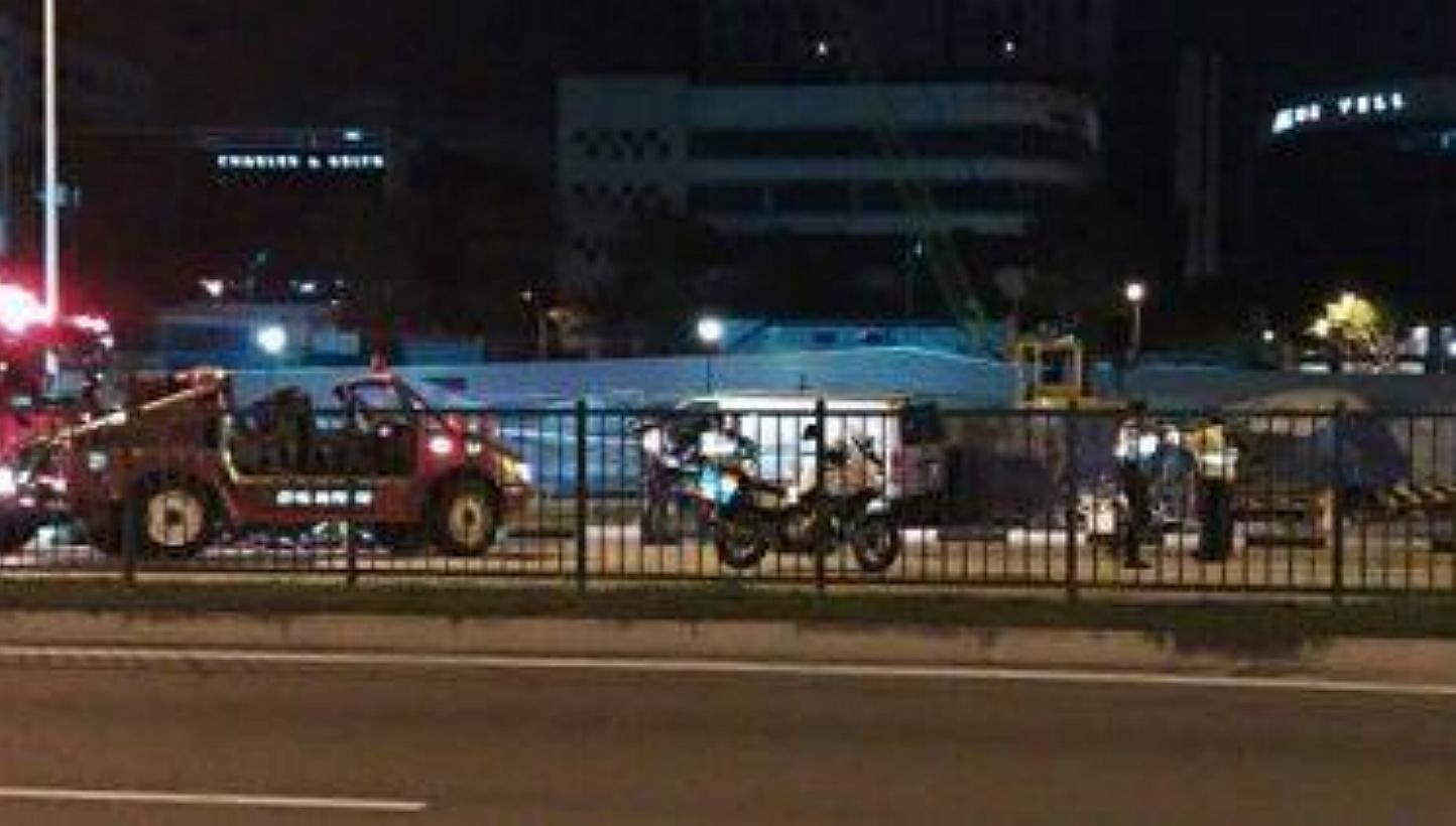 A 39-year-old man died after a van he was driving and a car collided along Upper Paya Lebar road early Thursday morning. -- PHOTO: SHIN MIN DAILY NEWS / FACEBOOK
