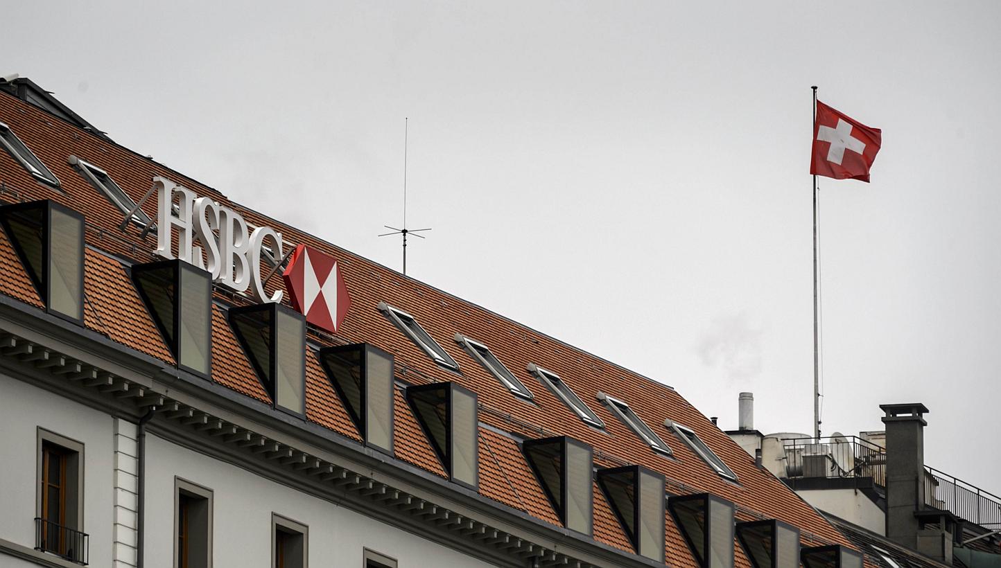 HSBC on Thursday, June 4, 2015, said it had agreed to pay the authorities in Geneva 40 million Swiss francs (S$58 million) to settle an investigation into allegations of money laundering at its Swiss private bank.&nbsp;-- PHOTO: AFP