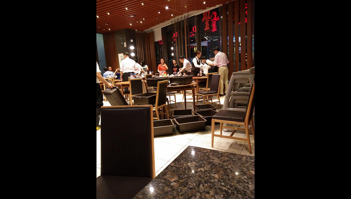 A leaking kitchen waste pipe in Jem sent foul-smelling water pouring down on diners at the Din Tai Fung restaurant on Thursday evening.