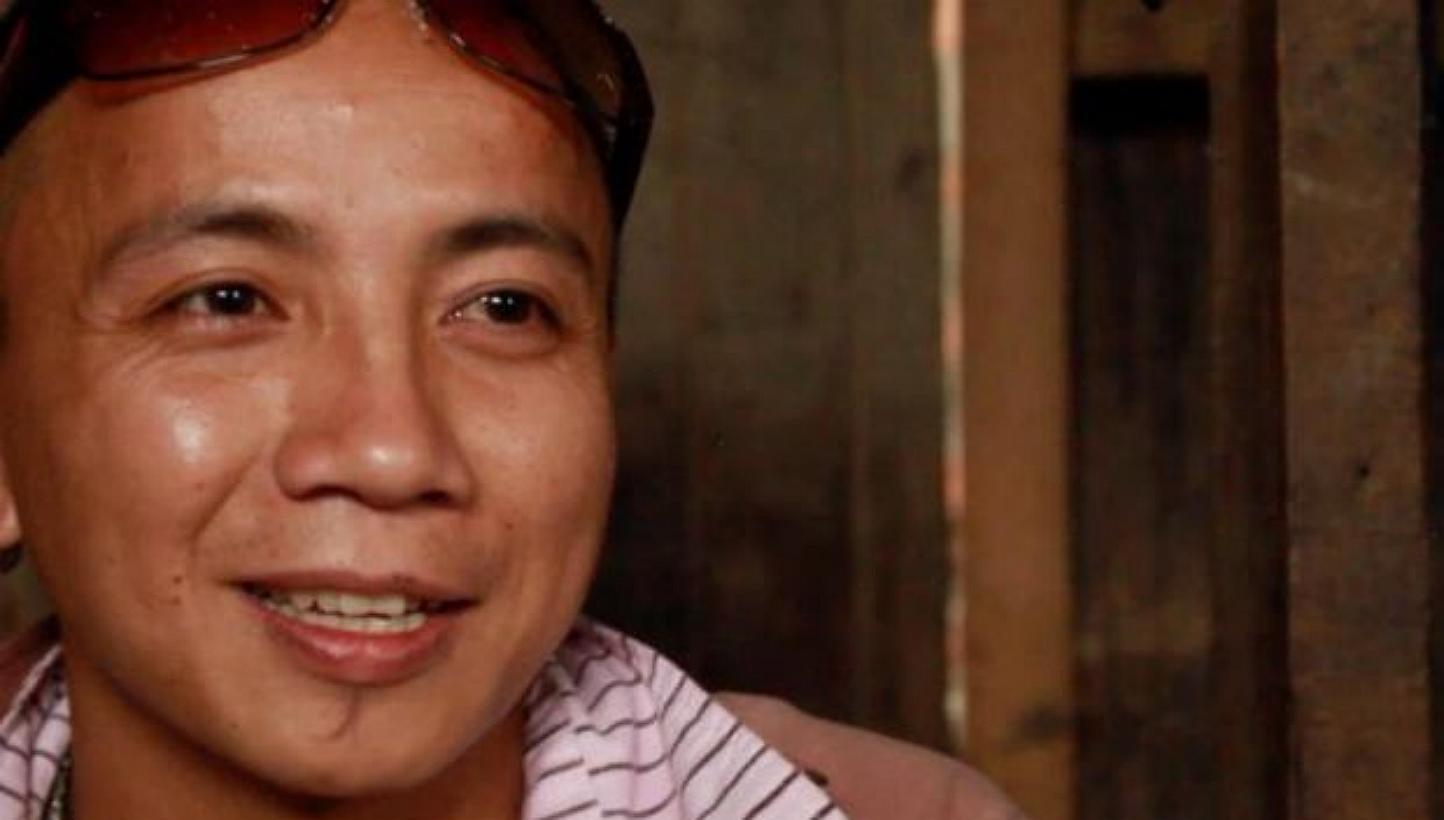 A large number of friends and relatives of dead guide Robbi Sapinggi flooded his Kampung Kiau Nuluh, Kota Belud home here to pay their last respects to the man they now call a "hero". -- PHOTO: THE STAR