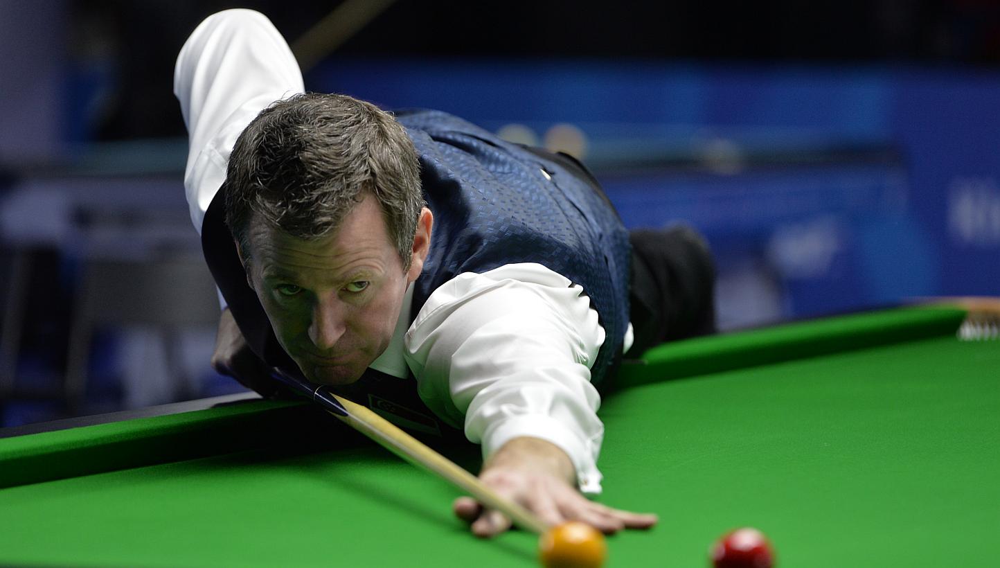 Peter Gilchrist bagged Singapore's first cue sports gold medal of the 2015 SEA Games after he stormed past Vietnam's Thanh Binh Nguyen 501-291 in the Men's English billiards Singles (500) final at the OCBC Arena on Sunday. -- PHOTO: REUTERS