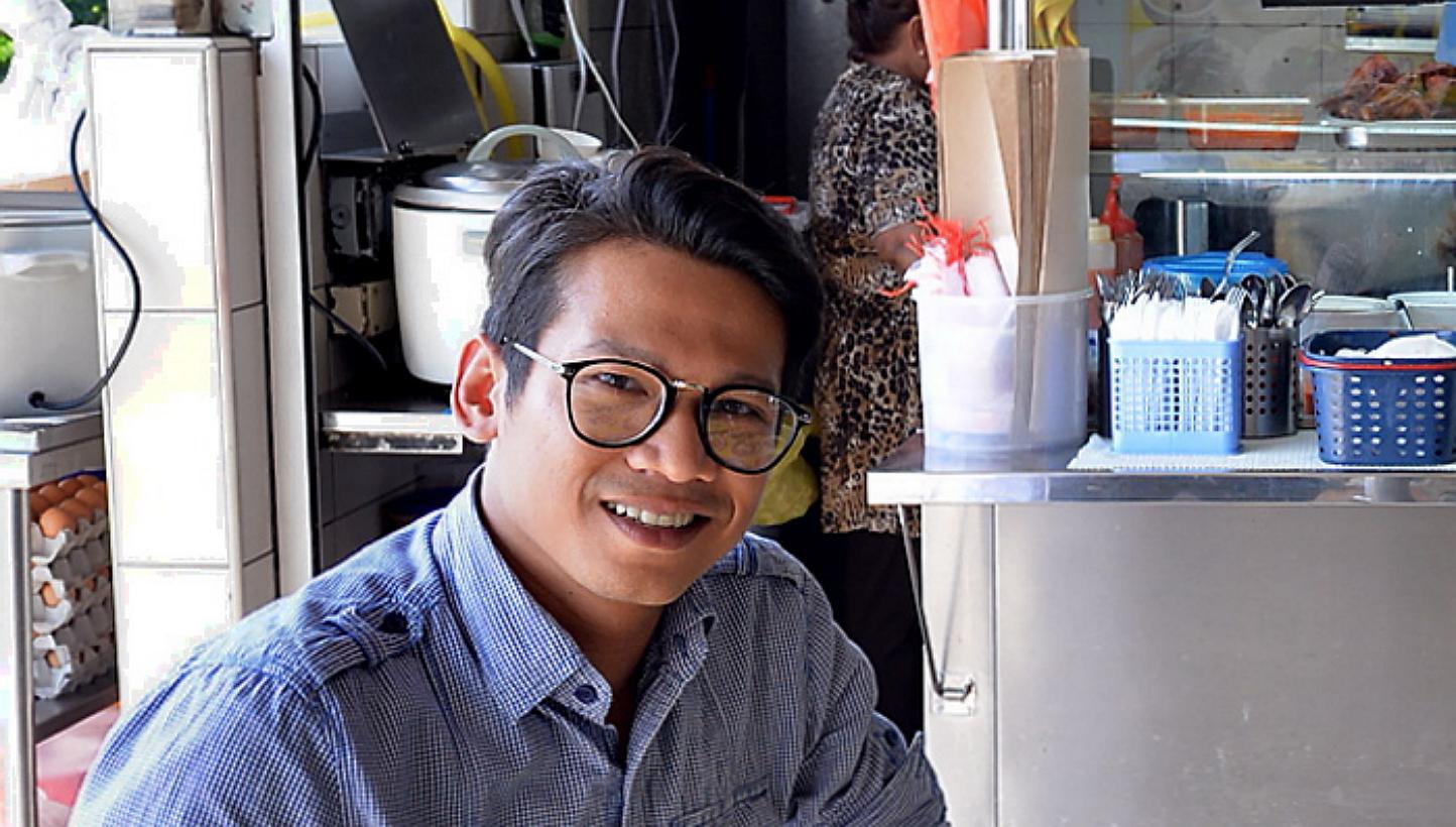 Local singer-actor Ashmi Roslan died on Wednesday (June 10) at age 34. He is believed to have suffered a heart attack. -- PHOTO: BH FILE