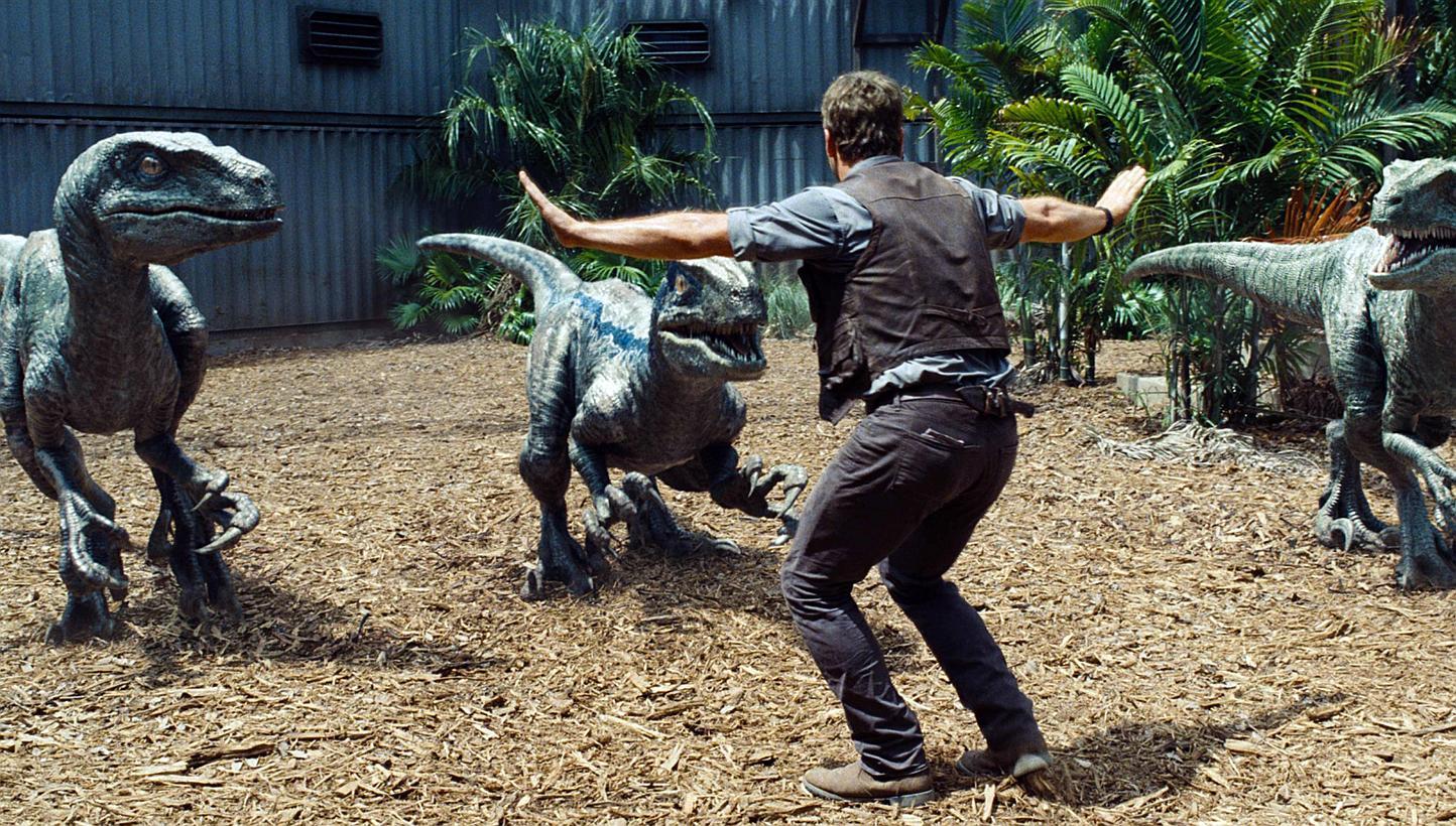 Things go awry in the dinosaur theme park.