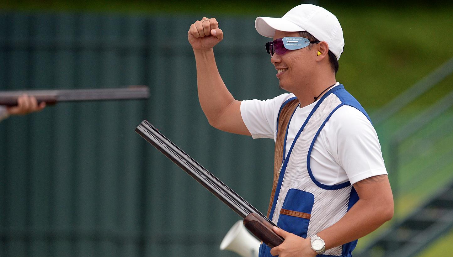 Vietnam's Nghia Le clinched the Men's Trap Gold Medal match after he outshot Malaysia's Chen Seong Fook. -- ST PHOTO: DESMOND FOO&nbsp;