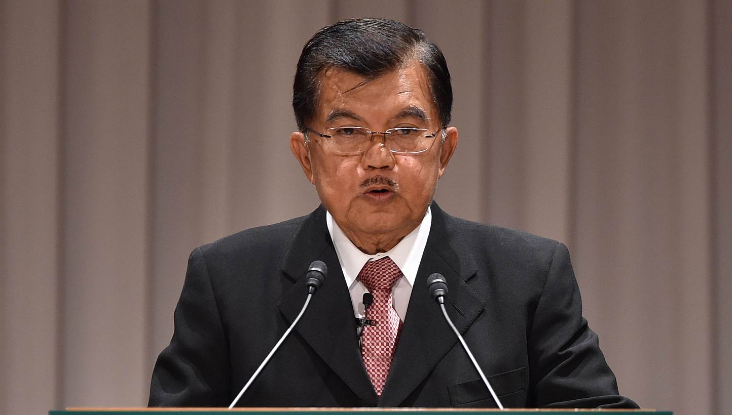 Indonesia's Vice President Jusuf Kalla warned on Monday that paying people-smugglers would amount to "bribery" after Australia was accused of handing out money to turn back a boatload of asylum-seekers. -- PHOTO: AFP 
