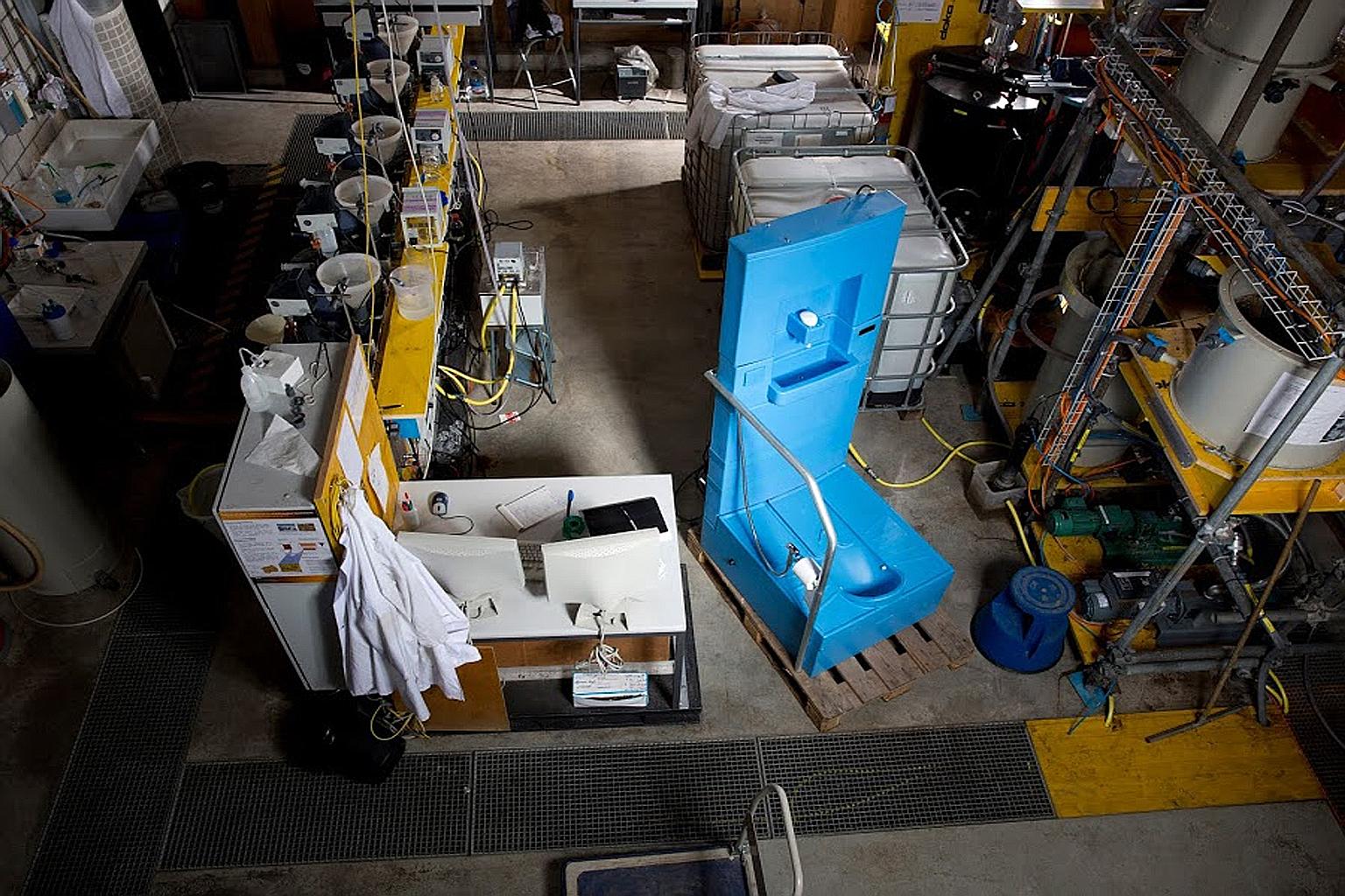 Blue Diversion resembles a squat toilet made out of blue plastic, with two holes - for urine and faeces. Through a nitrification process, the urine is converted into fertiliser on site.