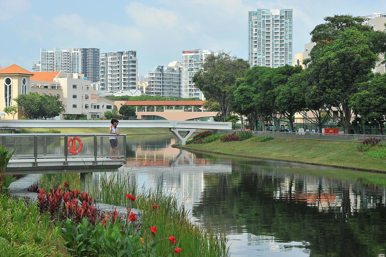 A 400m stretch of waterway along the Kallang River that runs past Potong Pasir has been improved with the addition of viewing decks. Students from St Andrew's Secondary School helped plant rain gardens along the stretch. Rain gardens treat rainwater