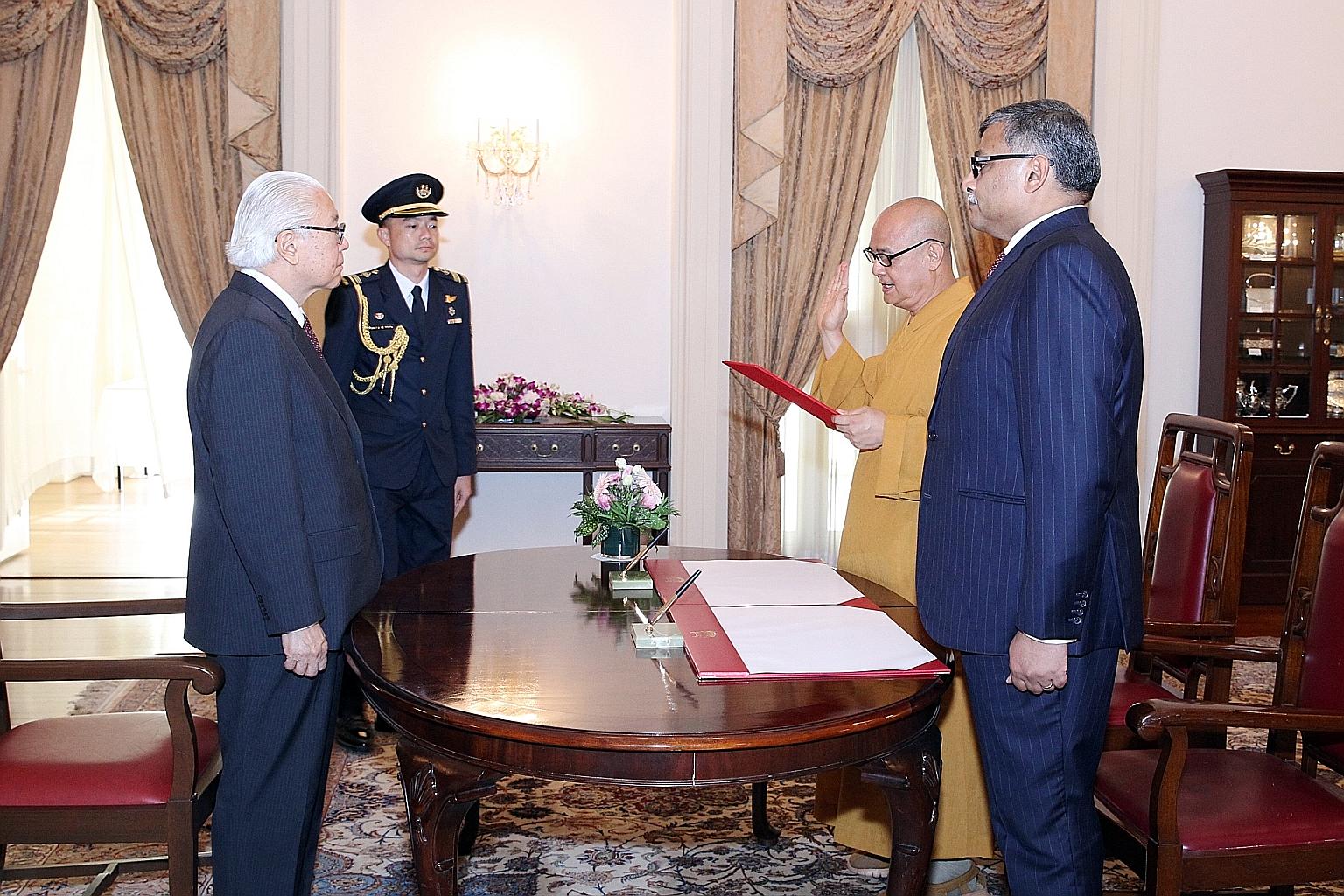 President Tony Tan Keng Yam has appointed Venerable Sik Kwang Sheng, the Singapore Buddhist Federation's president, to the Presidential Council for Minority Rights. The appointment, effective from yesterday, is for a three-year term. He was presented