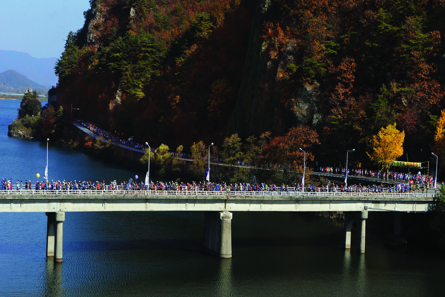 An eight-day South Korea tour costs $1,258 at Dynasty Travel - down by $400, while S Travel sold an eight-day tour for $500 less.