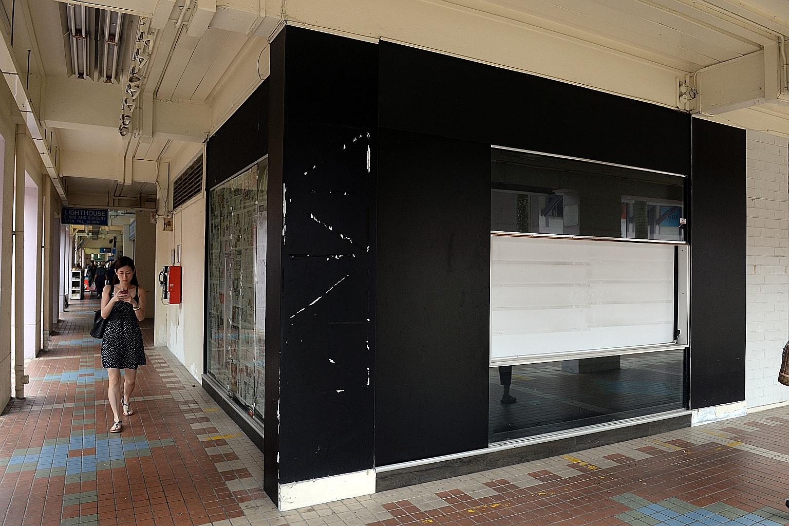 The Scissorhands and its affiliate Shizahanzu closed all seven outlets on Aug 29. This hair salon at Block 642 Bukit Batok Central is one of them and another branch, at nearby Block 641, had a notice from the Small Claims Tribunals stuck on its door.