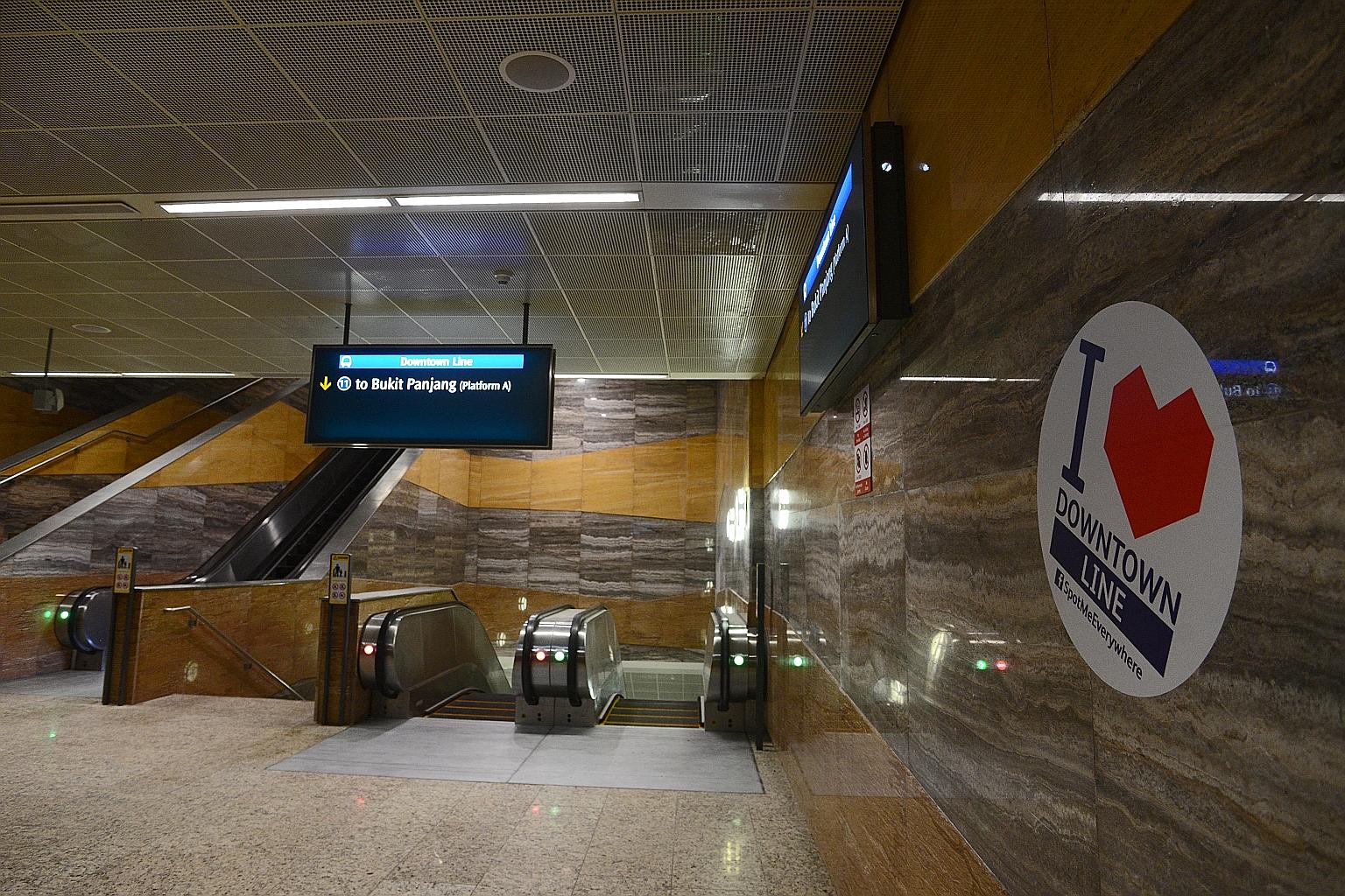 The two platforms at Stevens station have separate sets of fare gates, owing to site considerations.