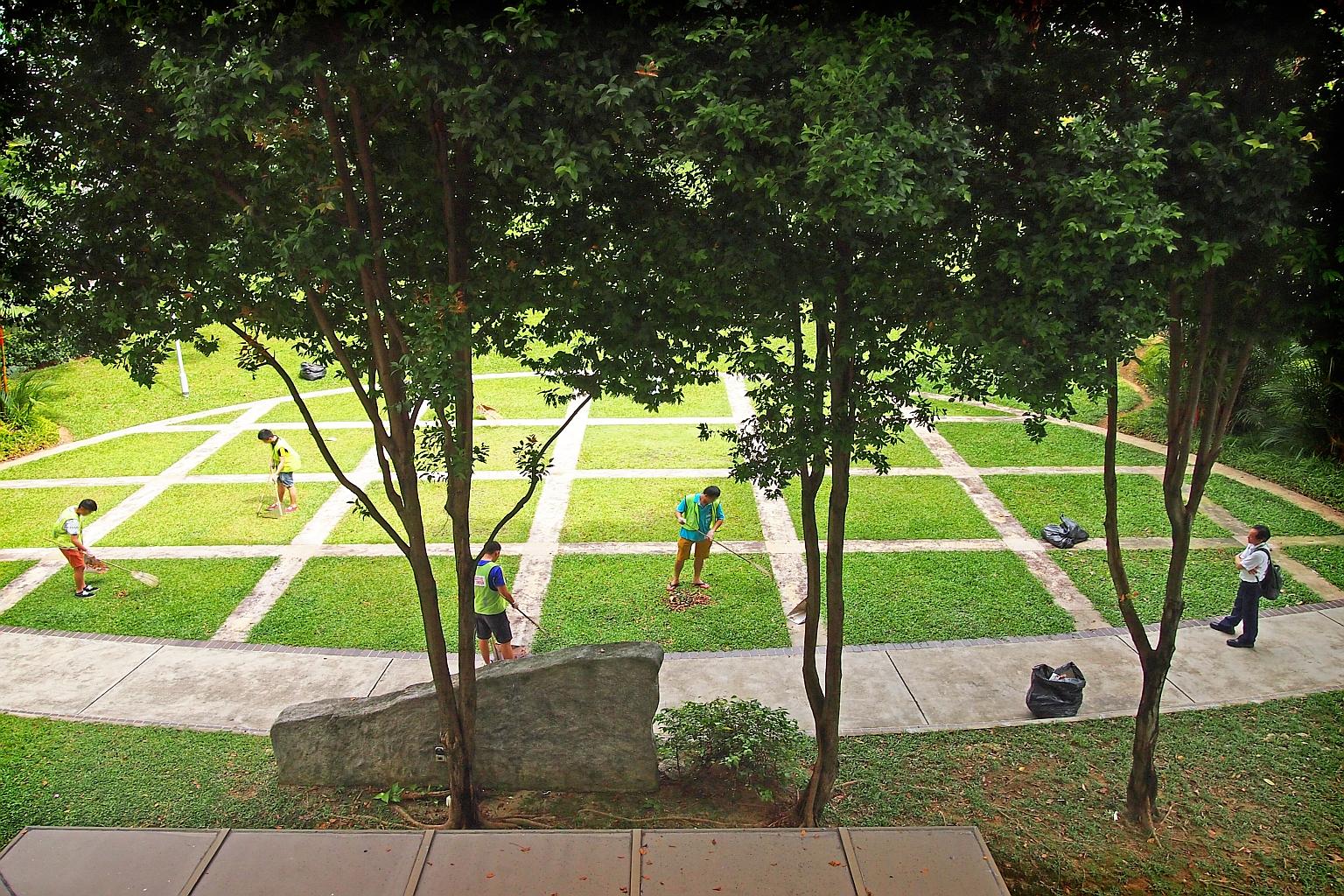 Litterbugs serving their corrective work orders. The NEA said most offenders were caught discarding cigarette butts, tissue paper, cigarette box wrappers and plastic cups inappropriately. Anti-littering advocates are calling for more education, espec