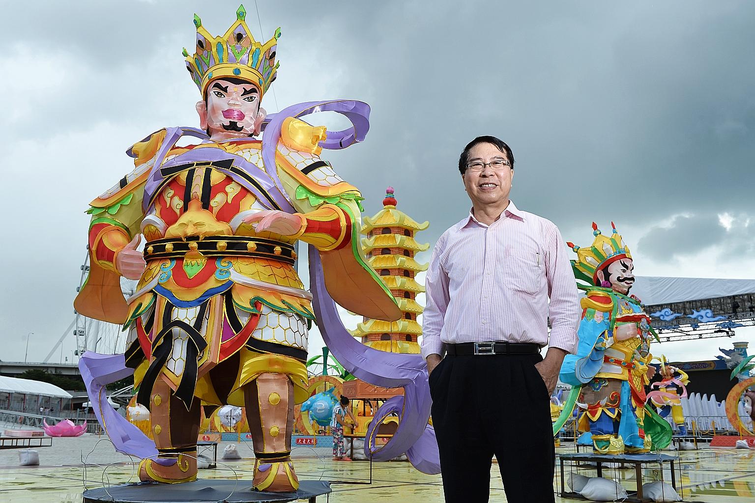 On Saturday, PM Lee presented Mr Perng (left) with a special Recognition Award for his voluntary service spanning three decades.