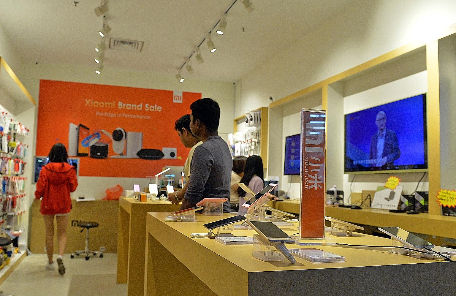 Last year, over one-third of all smartphones were sold here by retailers including neighbourhood phone shops. Retailers do not sell line subscriptions with the handsets, so these are not subsidised by the telcos.