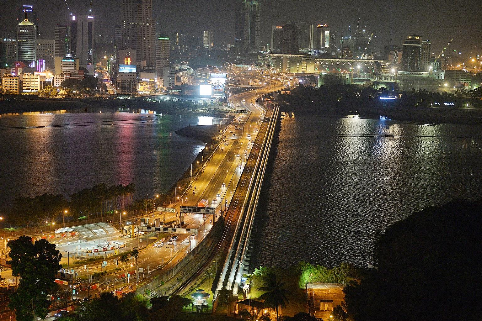 The Causeway continues to have sufficient capacity, says Foreign Minister Vivian Balakrishnan. Instead of replacing it, the solution lies in continually enhancing checkpoint efficiency and operations. This is done through such measures as the use of