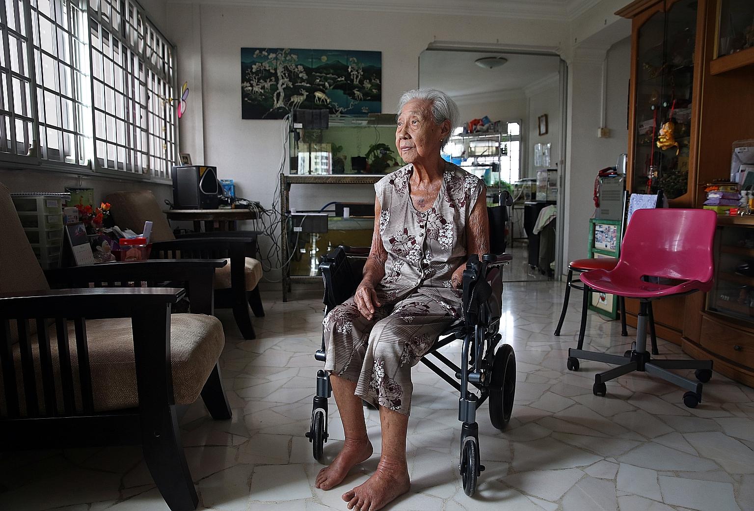 Madam Khoo, who now uses a wheelchair, has turned down offers of a prosthetic hand and says it should instead be given to younger people in her situation.