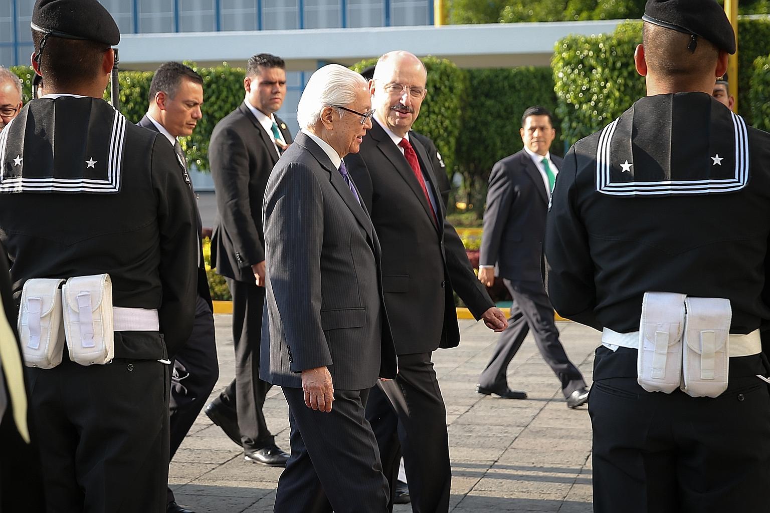 President Tan with Assistant Secretary of Foreign Affairs Carlos Alberto de Icaza Gonzalez at the airport in Mexico City.